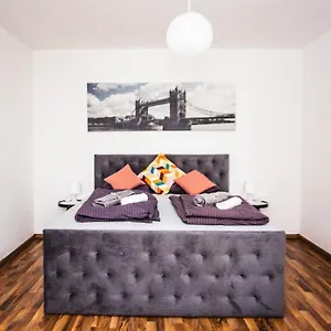 Nahe Belvedere Garden Apartment Vienna